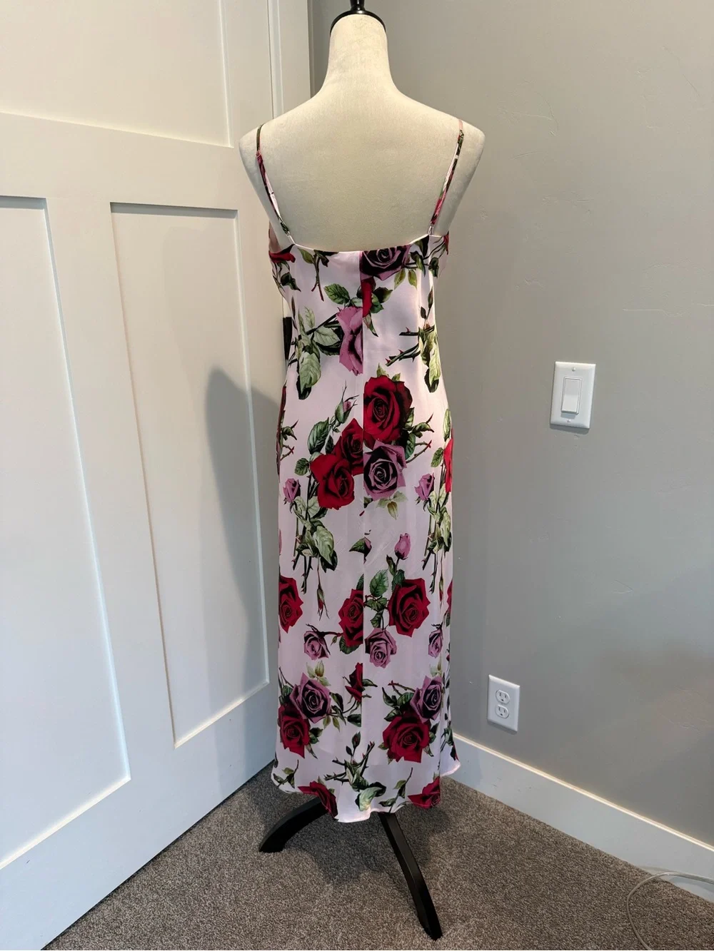 L'AGENCE Seridie silk slip dress. Pink Floral Slip Midi Dress with Rose Print